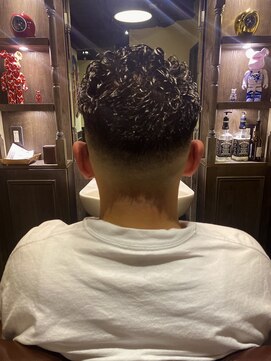 バレス 田町(BALES) [スキンフェード/ツイストスパイラル/田町]