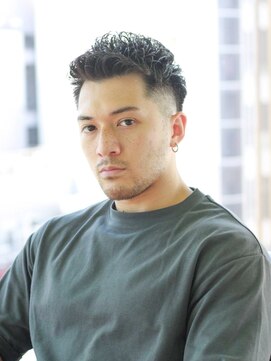 にもう ワイルドアップバング スキンフェード アイロンパーマs3