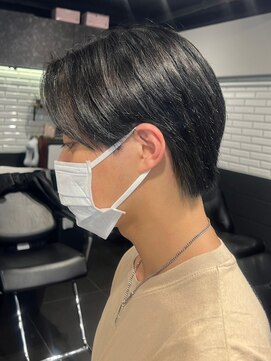 ビンゴ(BINGO) 952黒髪ツーブロック刈り上げモノトーングレージュバリアージュ