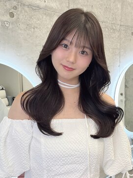 フォンズ(FONS) 薄め前髪　韓国くびれヘア　レイヤーカット