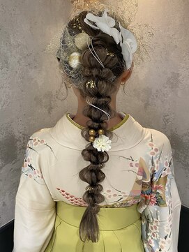 オッジバイケンジ(oggi by KENJE) 卒業式アレンジ/編み下ろし