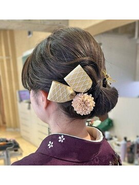 マニス(manis) ヘアセット和装卒業式シニヨン大人お団子ヘアアレンジ