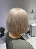 ホワイトベージュ×ボブカットダブルカラー成増