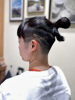 フォーコーナーズ(Four Corners)&nbsp;大人スキンフェードツーブロック刈り上げマンバン30代40代