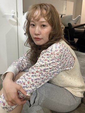 シイ(SIE) ブリーチありのヘーゼルベージュ♪