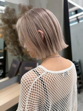ギークス(GEEKS) 【GEEKS渋谷】ミルクティーベージュ/レイヤーボブ/20代30代/小顔