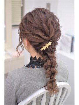 リサ 恵比寿(risa.) ウェーブの丸よつあみ編み下ろし