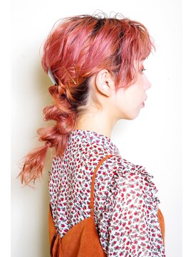 クシュ 所沢東口店(kusyu...) ビビットピンク×姫カット×オン眉×前髪パッツン×ワイドバング
