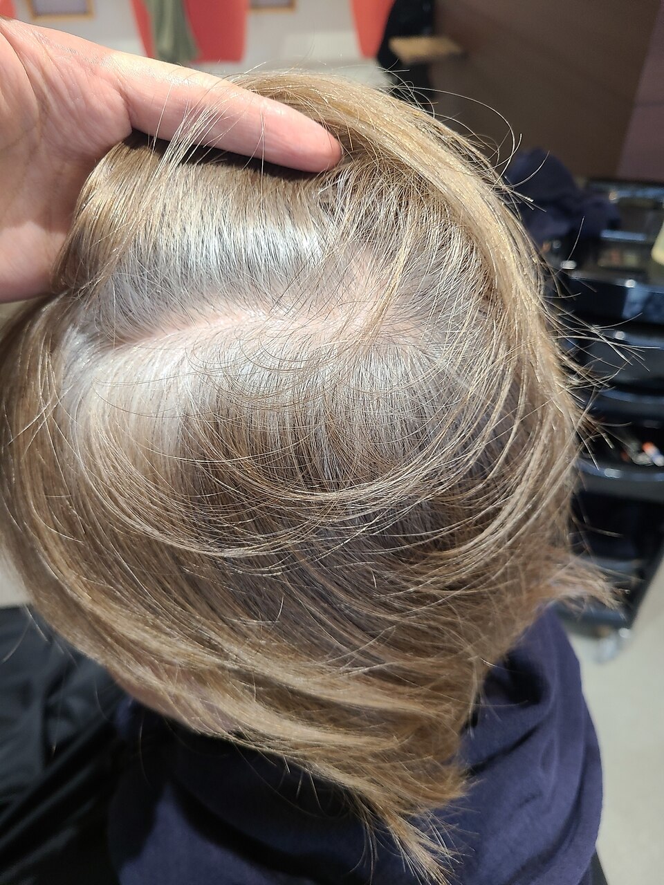 60代白髪率50％超】白髪を活かしてグレーベージュ：L183143042