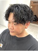 センターパートツイストスパイラルパーマ刈り上げメンズパーマ