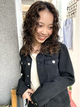 フィン(fin,) fin, ケアブリーチカラー/ハイトーン/ダブルカラー/パーマ/天神