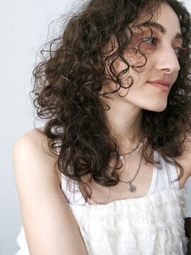 オーサム(AWESOME) レイヤーカット　ミディアムハードパーマ