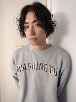 黒髪メンズミディアムスパイラルパーマボブカット