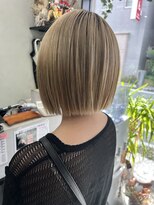 ローカス 昭島(Locus)&nbsp;グレージュ/ブリーチ/切りっぱなしボブ/10代/20代/30代