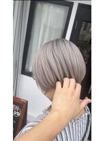 ソル(sol) シルバーカラー×白髪ぼかし