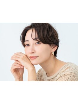 隠すから活かすへ◎白髪染めに頼らない明るいカラーで、あなたの“今”に似合う髪、見つけてみませんか？