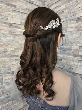 ブルームス アンジュ(Blooms Unge) ハーフアップ