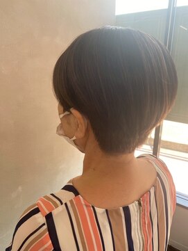 大人クール刈り上げショート