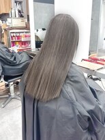 ミラ 新宿(MILA)&nbsp;グレージュカラー/ホワイトカラー/レイヤーカット/顔周り/新