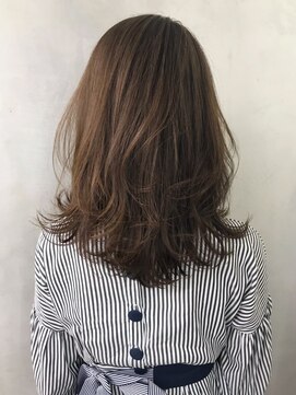 アイティー バイ アルバム 浦和店(IT by ALBUM) ベージュレイヤー_ハイライトカラーオリーブカラー_ba243232