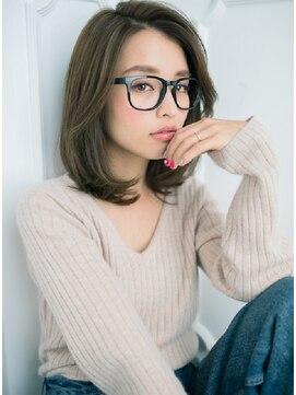 ブレラ ヘアー デザイン(Brella hair design) 柔らかグレー×大人ミディアム