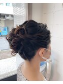 高め シニヨン サイド 前髪 スッキリ ヘアアレンジ