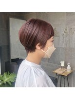 メゾン アヴァロ(Maison Avallo)&nbsp;お客様スナップ　 眉上バングショート/カシスピンクベージュ