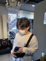 アイズ 海老名(AIZU) 波巻きスパイラルパーマ波巻きパーマセンターパートメンズカット