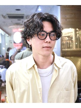 メゾンフォーメン(Maison for men) ツイストスパイラルパーマ無造作パーマセンターパートツーブロ