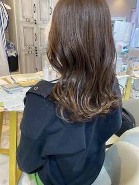 ハグクレア(HUG CLAIRE) アッシュベージュ