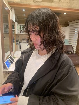 ラレイ ハラジュク(Lalei harajuku) ミディアムレイヤー/スパイラルパーマ/パーマ女子