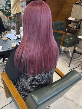 イル(ill) ピンクカラー ブリーチ ダブルカラー ロング 大須