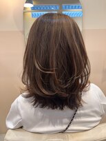 シダ(sida)&nbsp;ハイレイヤー　ハイライト白髪ぼかし