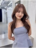 顔周りカット柔らかく透けるマロンベージュロングレイヤー