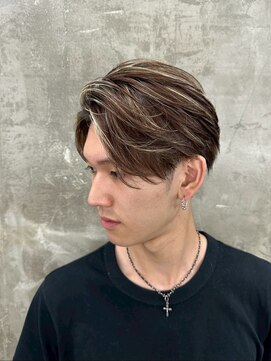 メンズサロン キング 高槻店(Men’s salon K!ng) フェザーショートアップバングセンターパートメンズハイライト