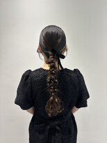 サヴォア(Savoir)&nbsp;ロングヘアのキレイめ編み下ろしヘア◎