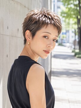 バグズ(Baguz) 大人美人透け感ハンサムショート小顔マッシュレイヤーカット