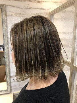 エム インターナショナル 白岡 キュート(EMU international CUTE) オフィスヘア＊3Dハイライトカラー★白岡