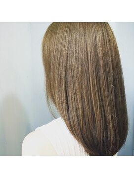 ダブル(W) 明るいカラーに艶とまとまりを　髪質改善トリートメント自由が丘