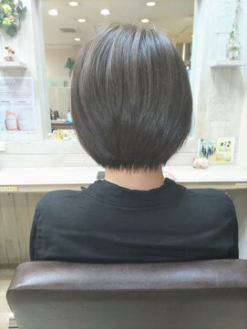 シップス ヘアブース(ship's hair booth) ショートボブ×アッシュベージュ
