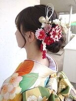 ティアトロアンドリミテバイティアトロ(teatro&limite by teatro)&nbsp;着物アレンジ　上品シニヨンアレンジ　つまみ細工　お花