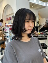 フレア(FLAiR)&nbsp;顔周り個性派ミディアムウルフスタイル