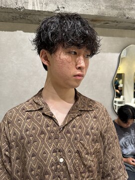 ゼスト リル 新宿(ZEST lill) 塩澤太一 シャドウパーマ マッシュパーマ くせ毛風 韓国風 新宿