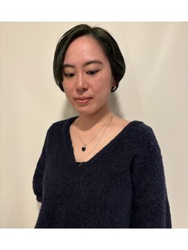 モーダアッカ(moda acca) 大人ショート×深みグリーンカラー@20代30代40代