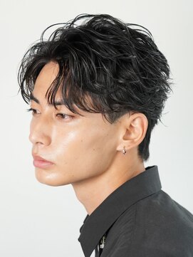 レタッチ バイ フィフス 銀座(RETOUCH by fifth) 銀座フェザーパーマセンターパート波巻きスパイラルパーマメンズ