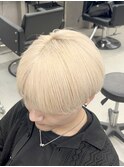 ホワイトベージュ/ホワイトブロンド/ラウンドマッシュ/ブリーチ