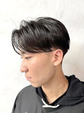 メンズサロンロス(LOSS) センターパート×テーパーフェード