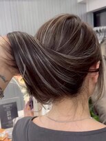 オニキス 原宿(ONYX)&nbsp;r152 バレイヤージュハイライト白髪ぼかし40代ケアブリーチ