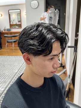 ザデイトウキョウ 表参道 青山(THE DAY TOKYO) MEN’S/サーフカール/刈り上げセンターパート/表参道駅/青山