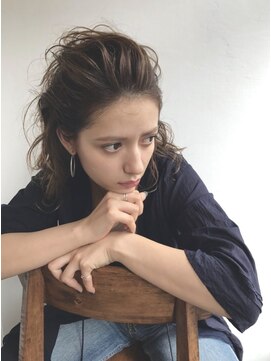 スムーク(smuk) 【 smuk 】 くせ毛風パーマ / ブラウン / ハーフアップ